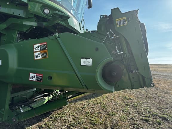 Image of John Deere S780 equipment image 3