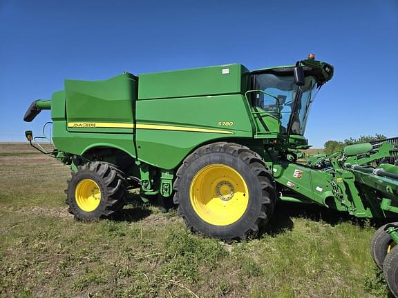 Image of John Deere S780 Primary image