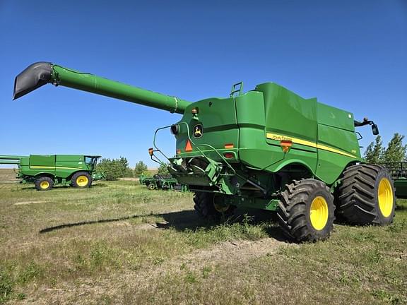 Image of John Deere S780 equipment image 2