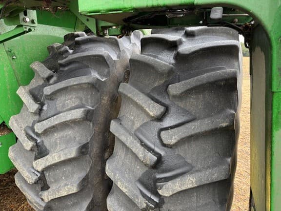 Image of John Deere S780 equipment image 4