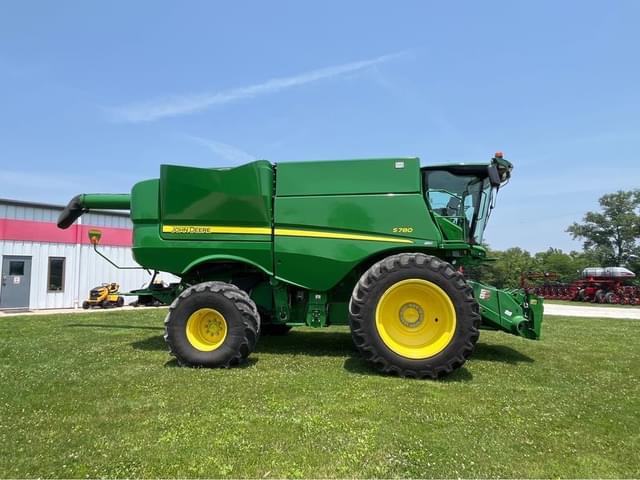 Image of John Deere S780 equipment image 1