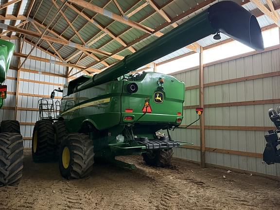 Image of John Deere S780 equipment image 1