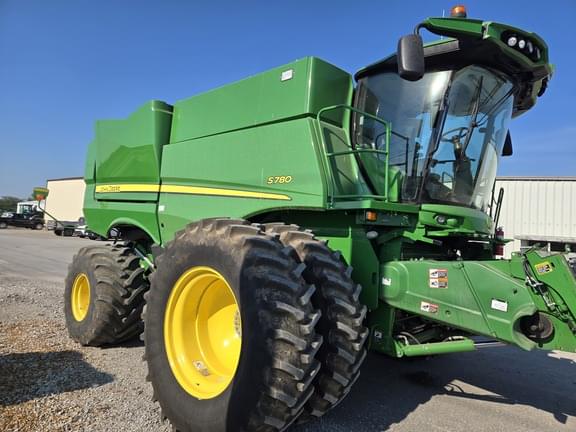 Image of John Deere S780 equipment image 4