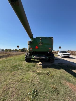 Image of John Deere S780 equipment image 4