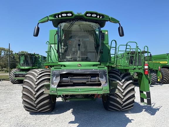 Image of John Deere S780 equipment image 2