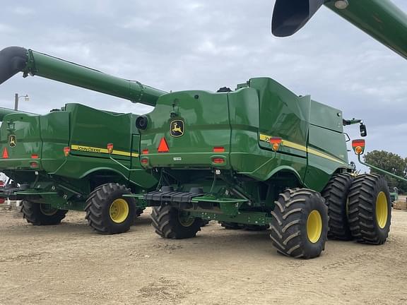 Image of John Deere S780 equipment image 3