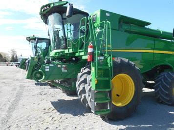 Main image John Deere S780