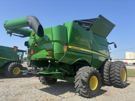 Image of John Deere S780 equipment image 4