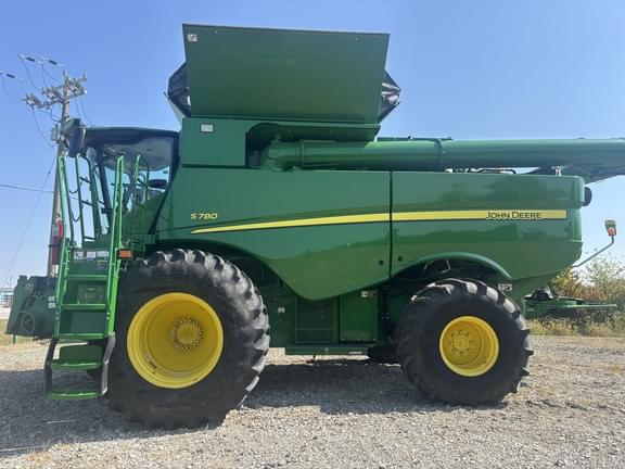Image of John Deere S780 equipment image 1