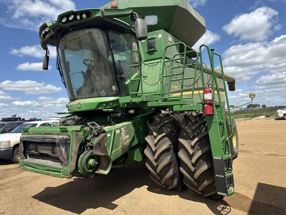 Image of John Deere S780 equipment image 2