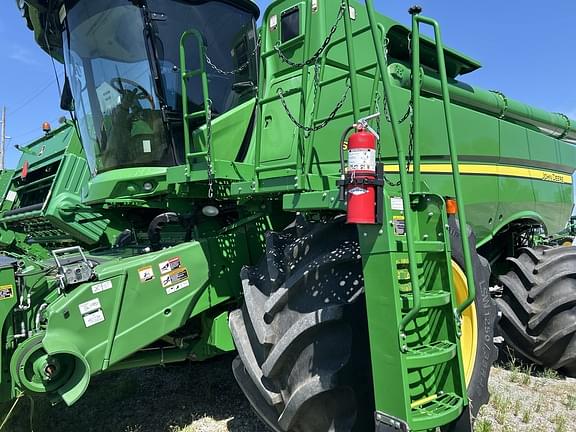 Image of John Deere S780 Primary image