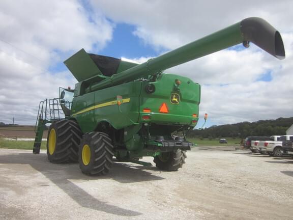 Image of John Deere S780 equipment image 2