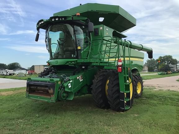 Image of John Deere S780 equipment image 2