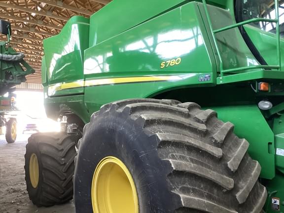 Image of John Deere S780 equipment image 1