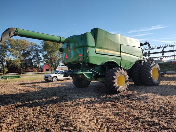 Image of John Deere S780 equipment image 2