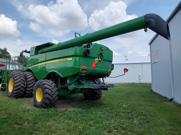 Image of John Deere S780 equipment image 1
