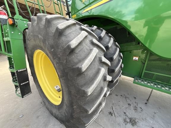 Image of John Deere S780 equipment image 4