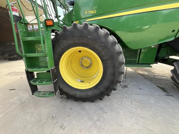 Image of John Deere S780 equipment image 3