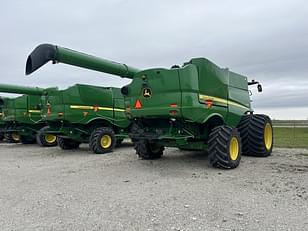 Main image John Deere S780 7