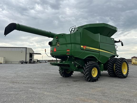 Image of John Deere S780 equipment image 4