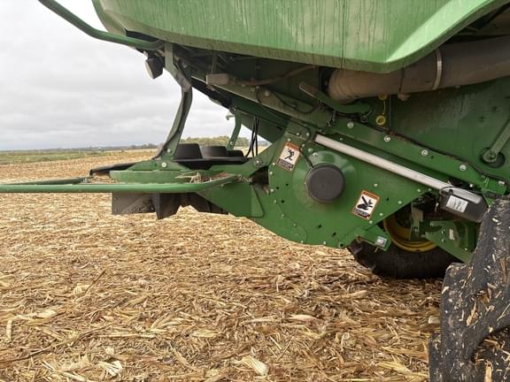 Image of John Deere S780 equipment image 2