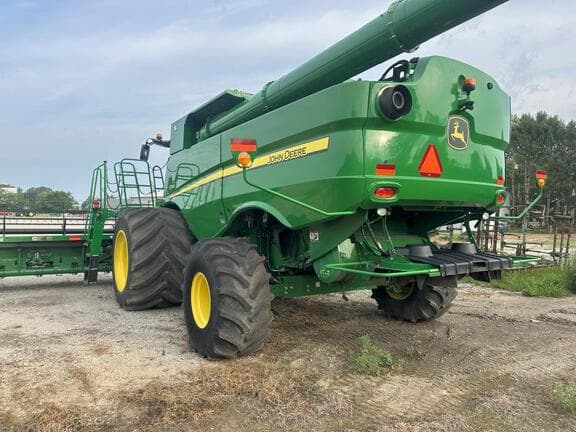 Image of John Deere S780 equipment image 2