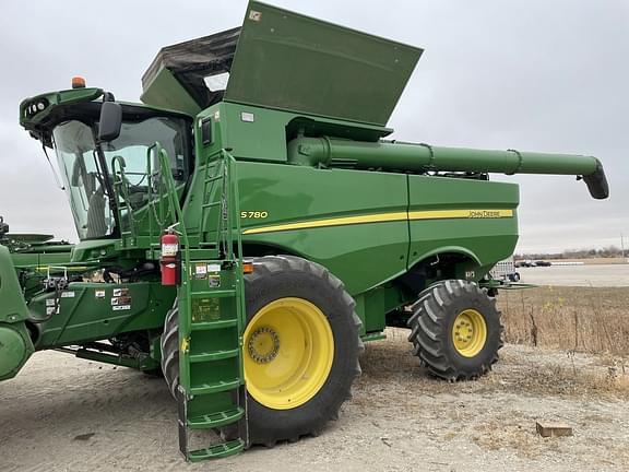 Image of John Deere S780 equipment image 1