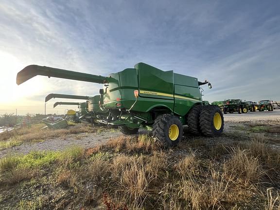 Image of John Deere S780 equipment image 2