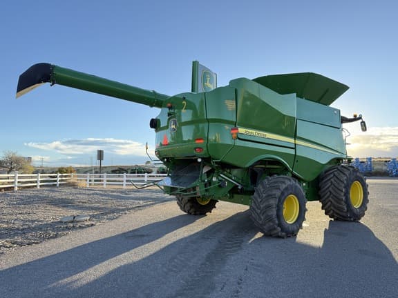 Image of John Deere S780 equipment image 4
