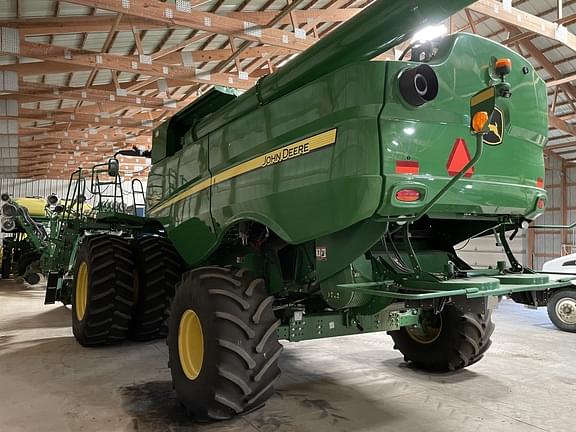 Image of John Deere S780 equipment image 4