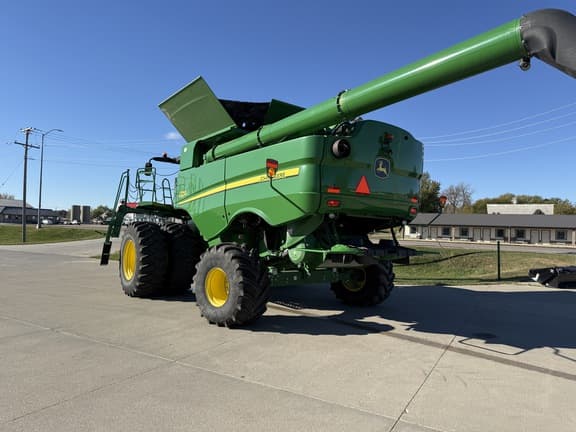 Image of John Deere S780 equipment image 4