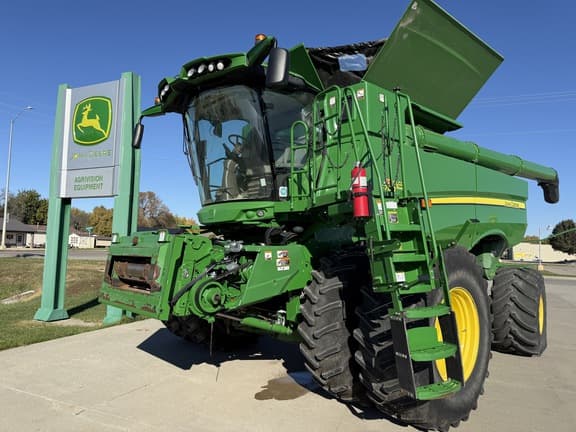 Image of John Deere S780 Primary image