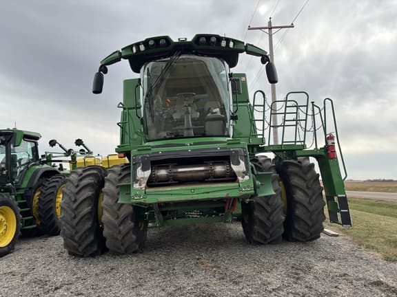 Image of John Deere S780 equipment image 3