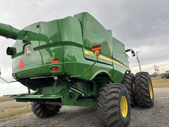 Image of John Deere S780 equipment image 4