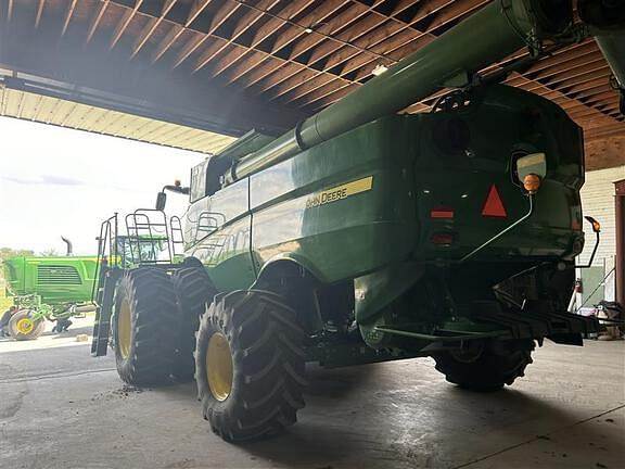 Image of John Deere S780 equipment image 4