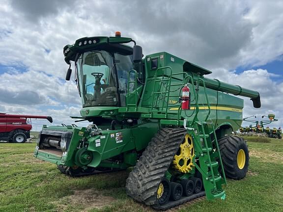 Image of John Deere S780 equipment image 1