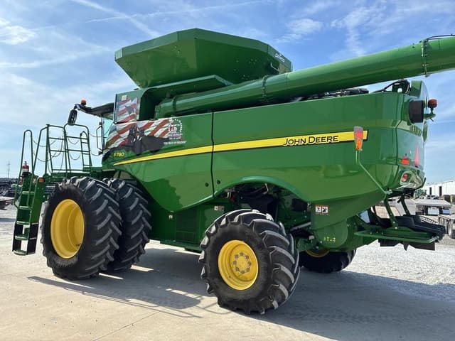Image of John Deere S780 equipment image 4