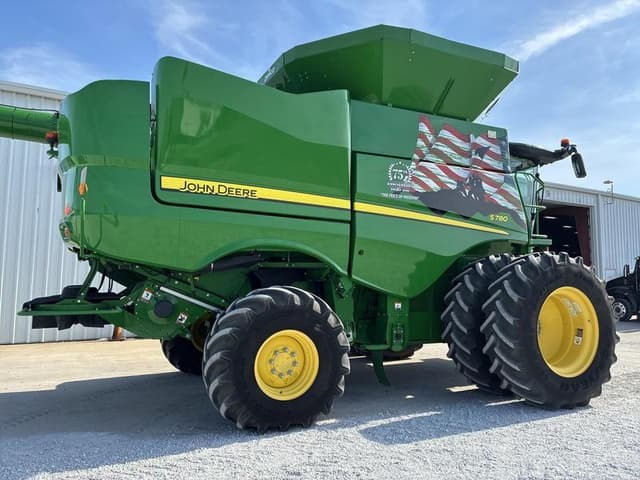 Image of John Deere S780 equipment image 1