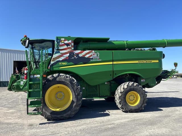 Image of John Deere S780 equipment image 2