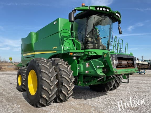 Image of John Deere S780 equipment image 2