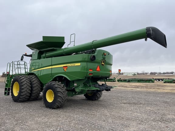 Image of John Deere S780 equipment image 3