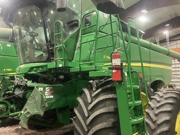 Image of John Deere S780 equipment image 1
