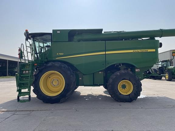 Image of John Deere S780 equipment image 1