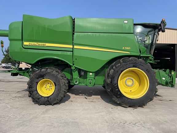 Image of John Deere S780 equipment image 4