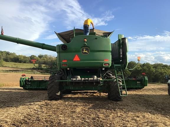 Image of John Deere S780 equipment image 2