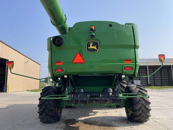 Image of John Deere S780 equipment image 2