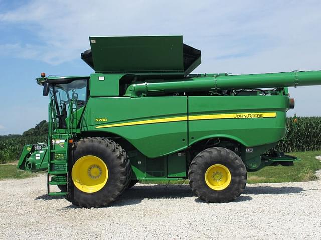 Image of John Deere S780 equipment image 4