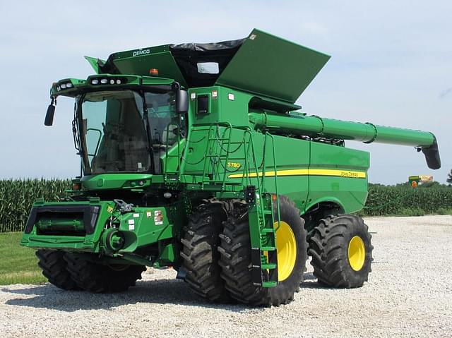 Image of John Deere S780 equipment image 2