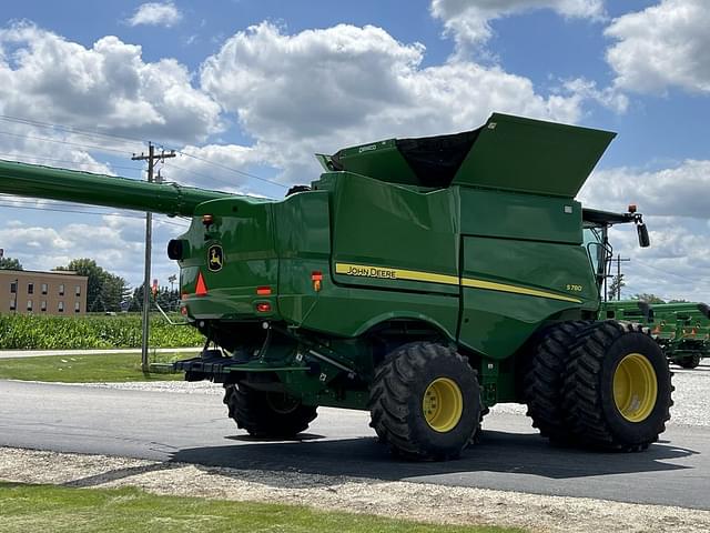 Image of John Deere S780 equipment image 4