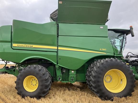 Image of John Deere S780 Image 0